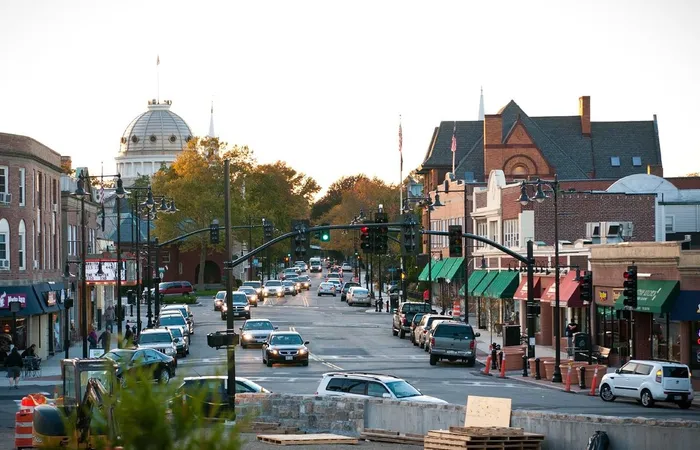 Phoenix Moving crew serving Dedham, Massachusetts