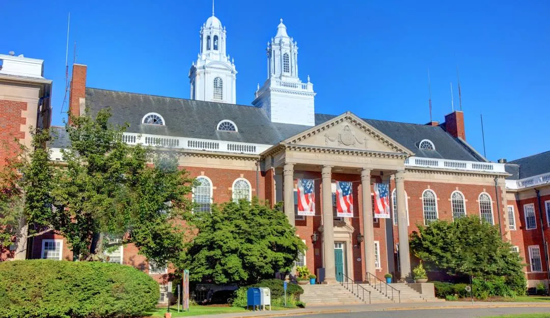 Commercial office moving in Newton, Massachusetts