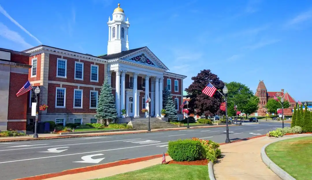 Woburn, MA Movers
